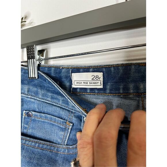 GAP High Rise Skinny Jeans Raw Hem - Picture 2 of 10